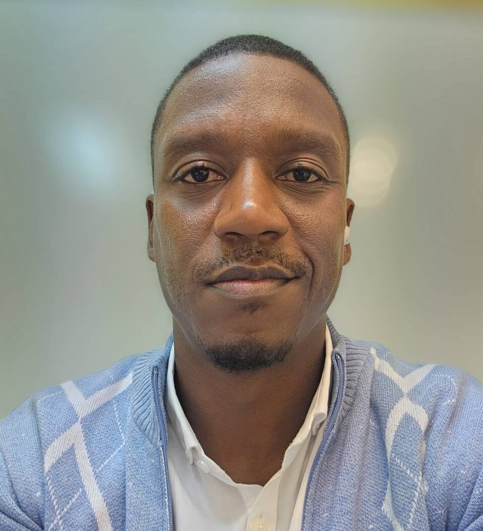 Professeur Tahric Finn Canada