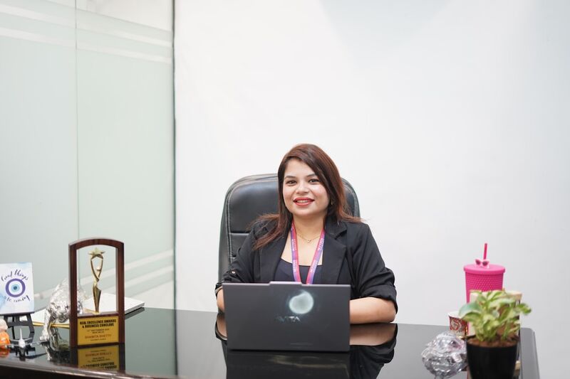 Taiwan professional woman managing business email communication