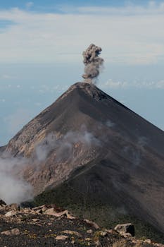 Volcanoes (Level F)