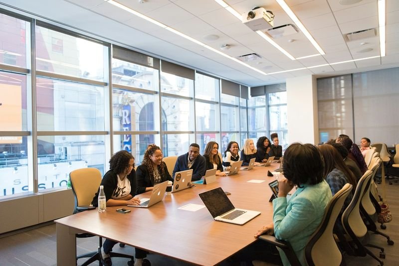 English self-introduction in a business meeting | 商業會議英文自我介紹