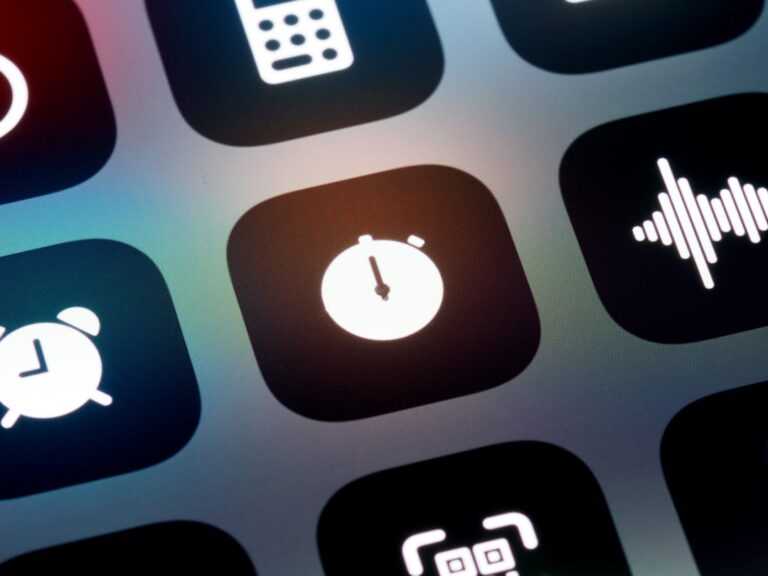 iphone, iphone x, ios, home screen, close up, pixels, retina, smartphone, icon, ios 14, icon, screen, phone, app, apps, contr