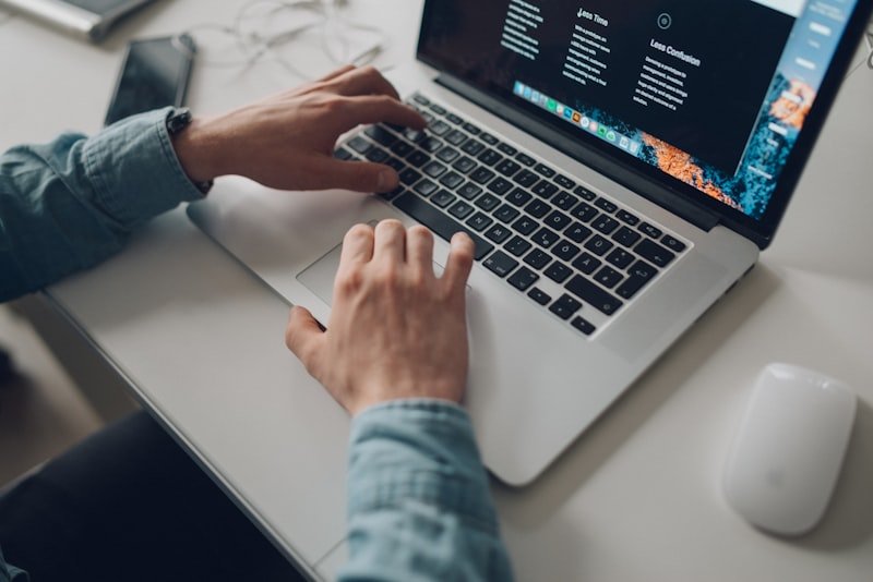 Business English passive voice in office work email correspondence