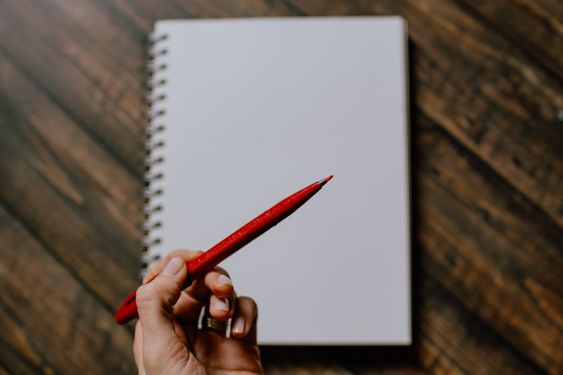 Correcting common English conditionals mistakes with a red pen 假設語氣錯誤
