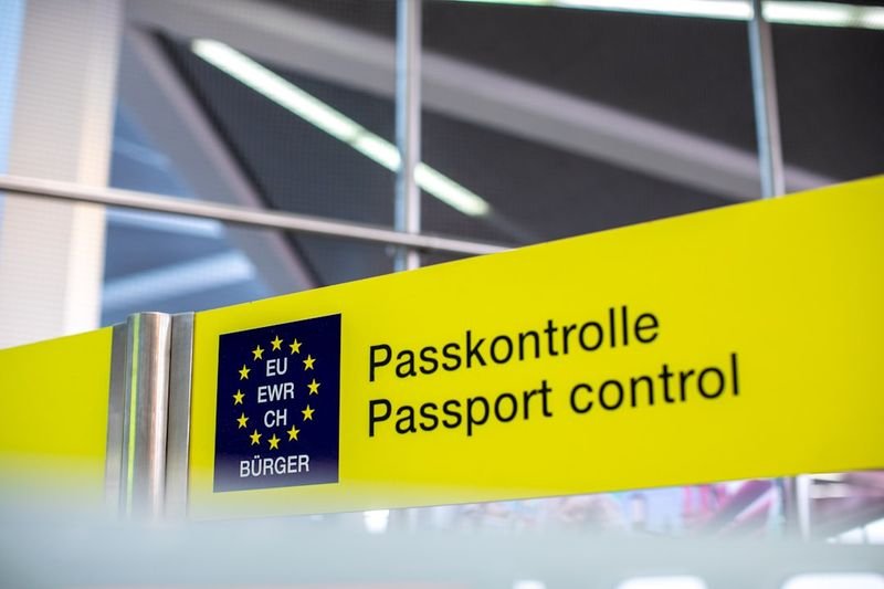 Passport control sign at immigration — customs English vocabulary 海關英文