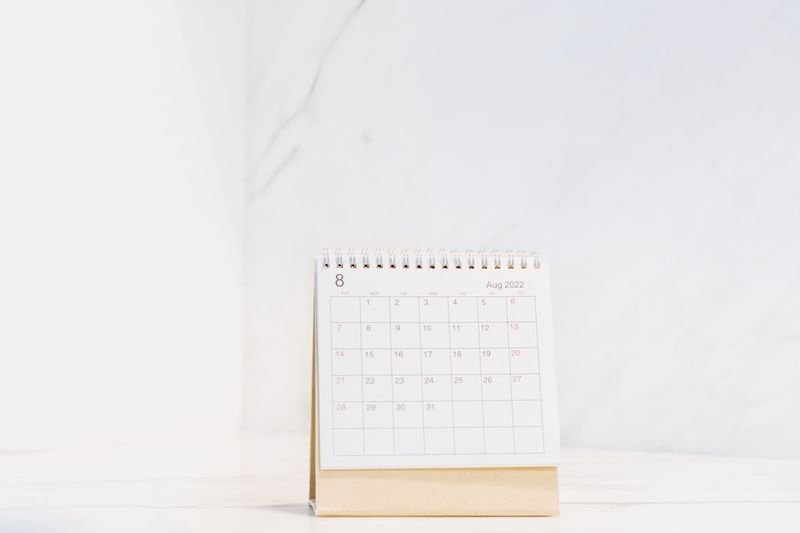 English desk calendar showing the month August (Aug)