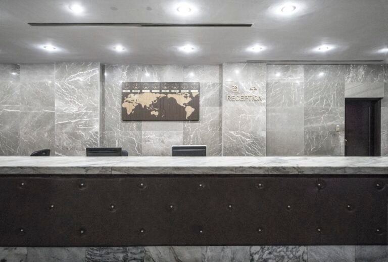 飯店英文 hotel reception desk check-in counter 入住英文
