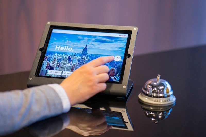 hotel check-out self-service kiosk reception 退房英文