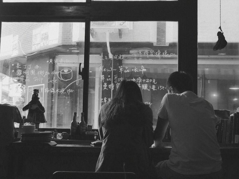 Present perfect tense vs past simple tense in Taiwan workplace emails and meetings
