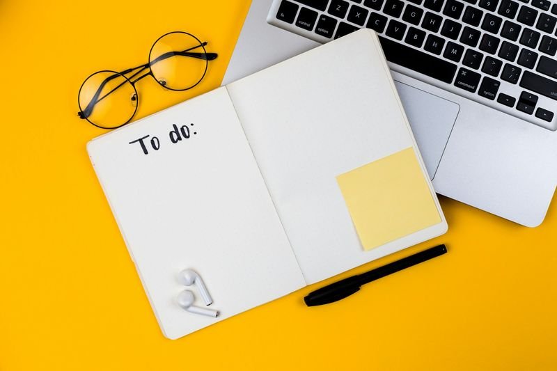 電話英文 taking notes and spelling names on business call