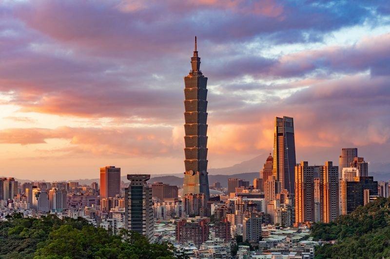 Taipei 101 skyline — Taiwan workplace context for 加薪英文