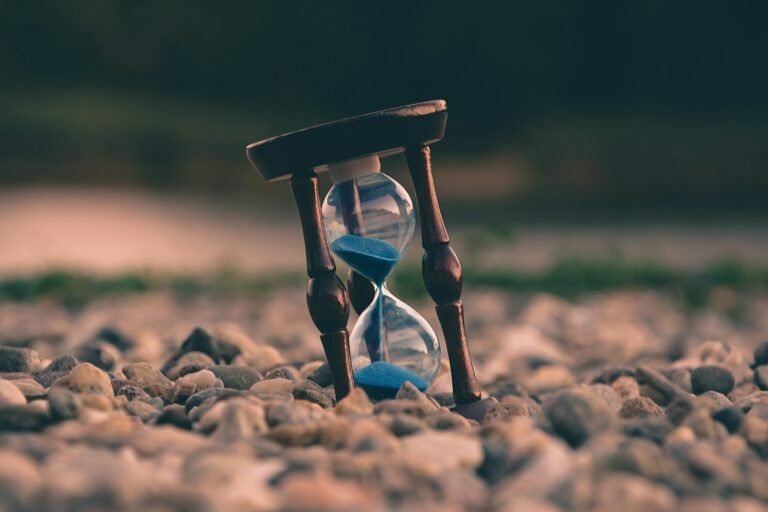 English Idioms: Time and Speed — 10 Expressions You Need to Know | 時間英文片語 10 個必學表達