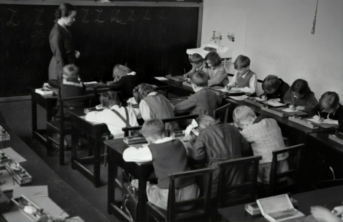 多益自學 vs cram school Taiwan classroom TOEIC