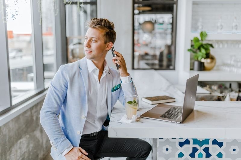Transferring a participant on a conference call — 轉接英文
