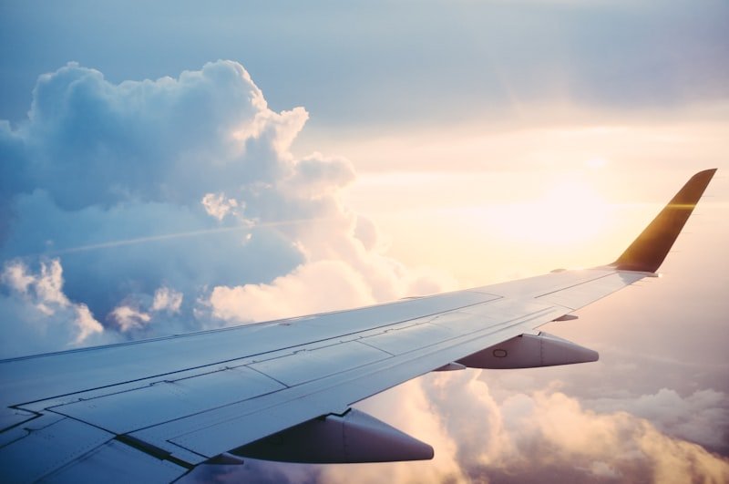 Airline travel airport small talk English topics 旅遊英文