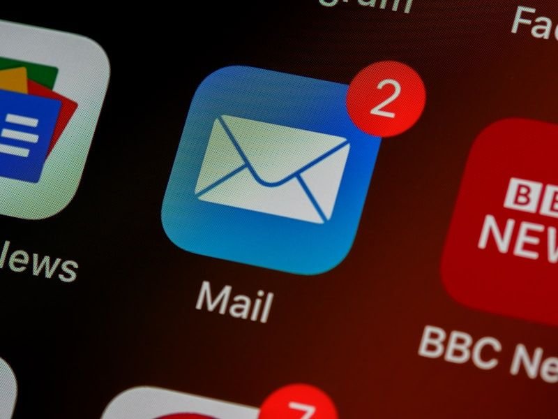 English email inbox showing a new business email notification