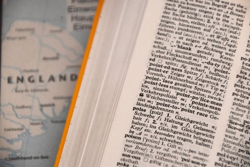 English idioms in a dictionary that do not translate directly