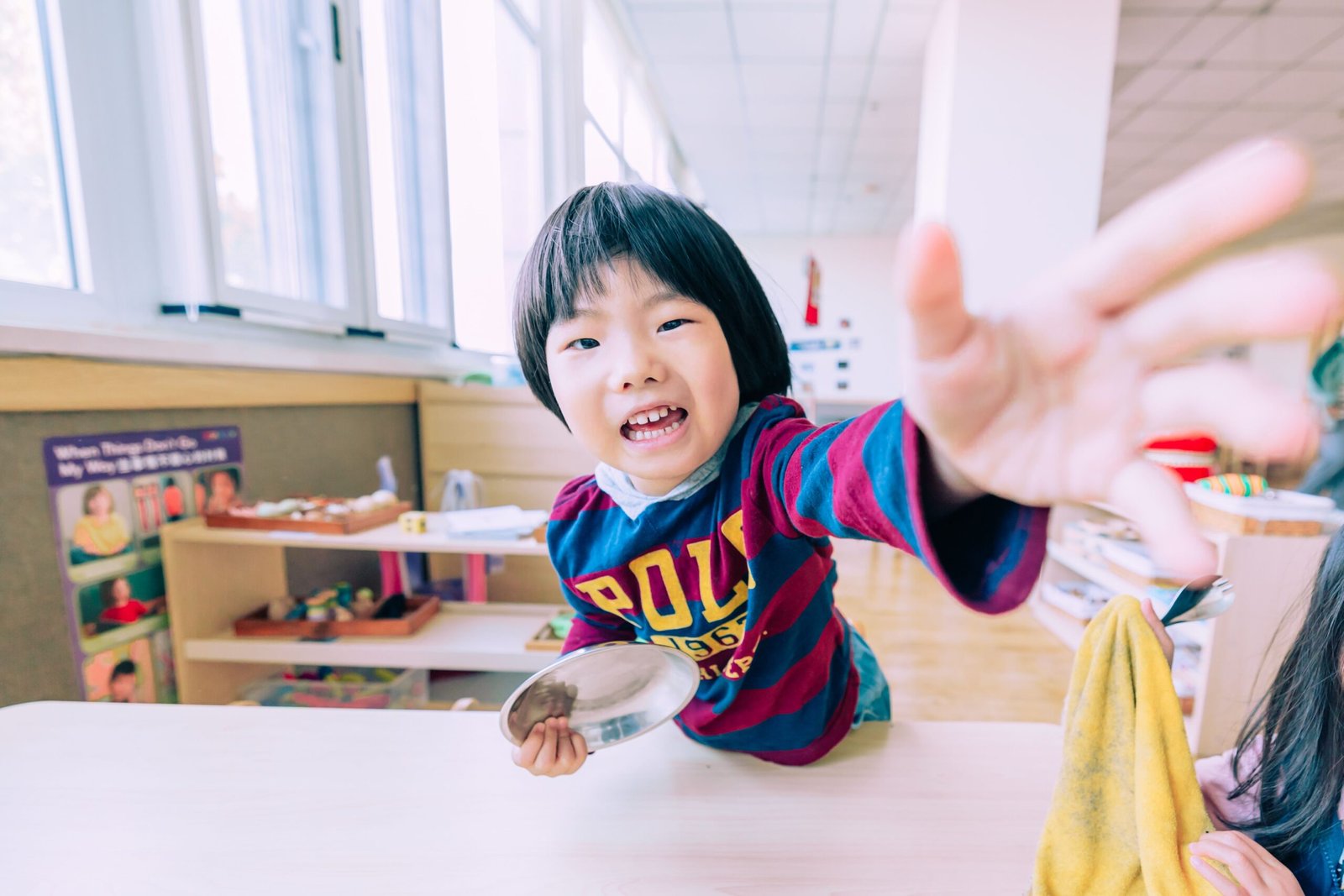 小朋友學英文 Enfant recevant des cours particuliers d'anglais personnalisés