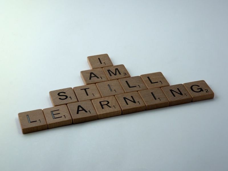Learning relative clauses who which that in English grammar