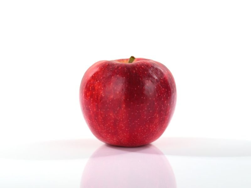 an apple a day keeps the doctor away health idiom English