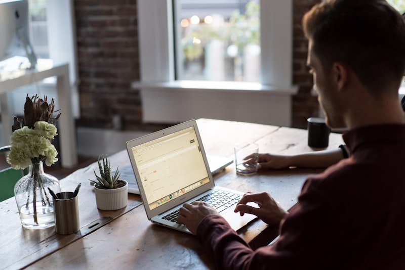 email subject line business communication English 商業英文