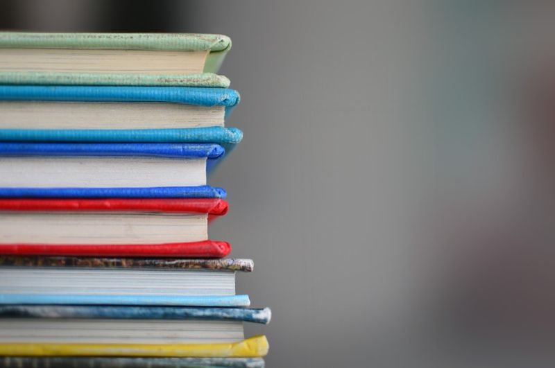 reading English books to avoid false friends mistakes