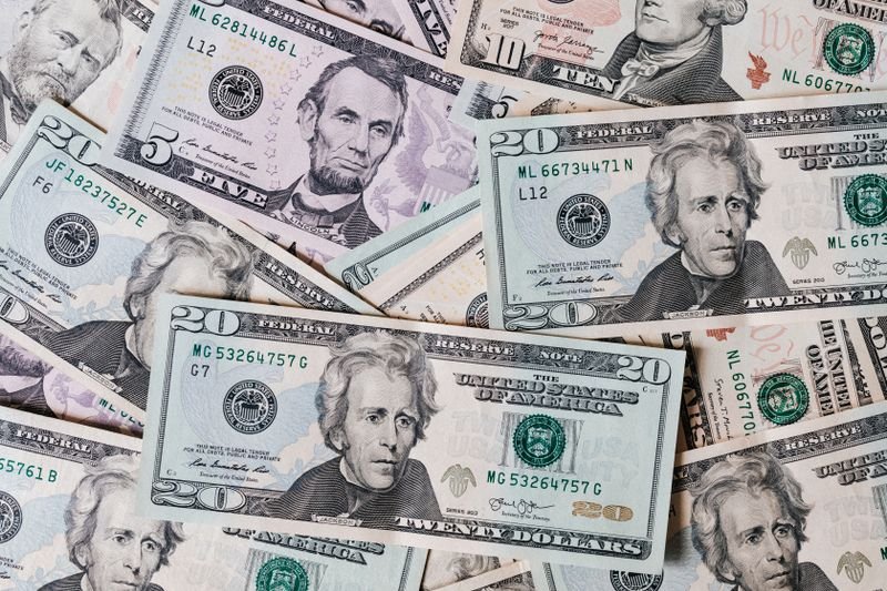 Quick review of 10 essential English money and finance idioms with Chinese translations